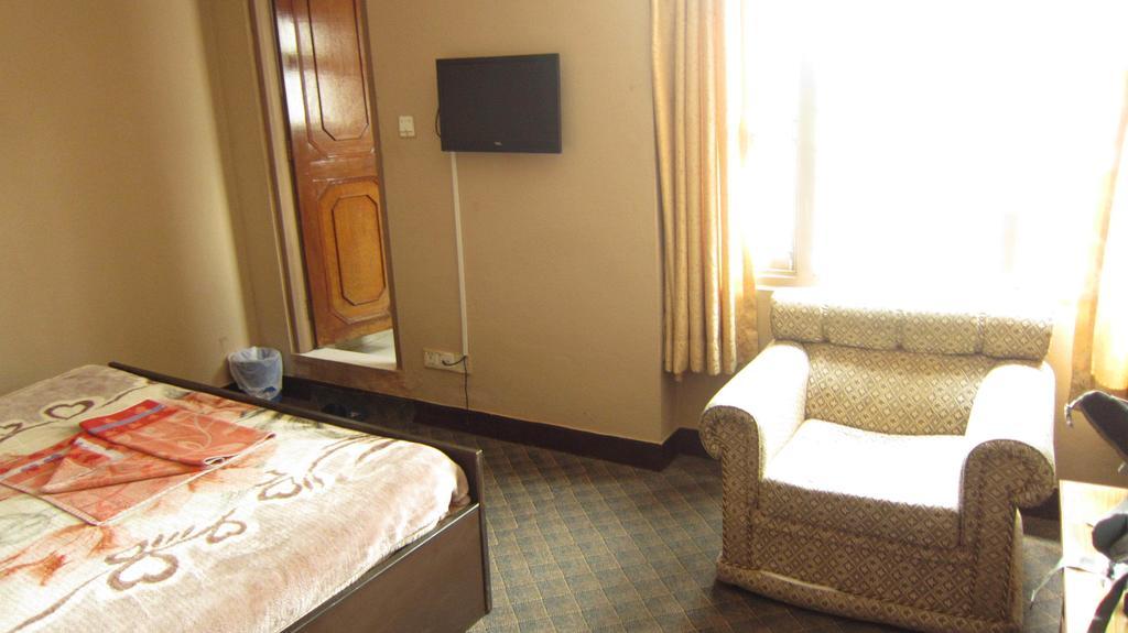 Hotel Aagaman Катманду Экстерьер фото