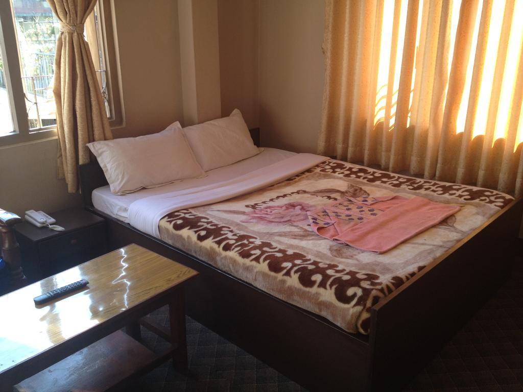 Hotel Aagaman Катманду Экстерьер фото